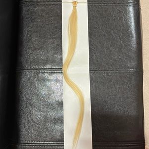 Blonde 21” glue in human hair extensions